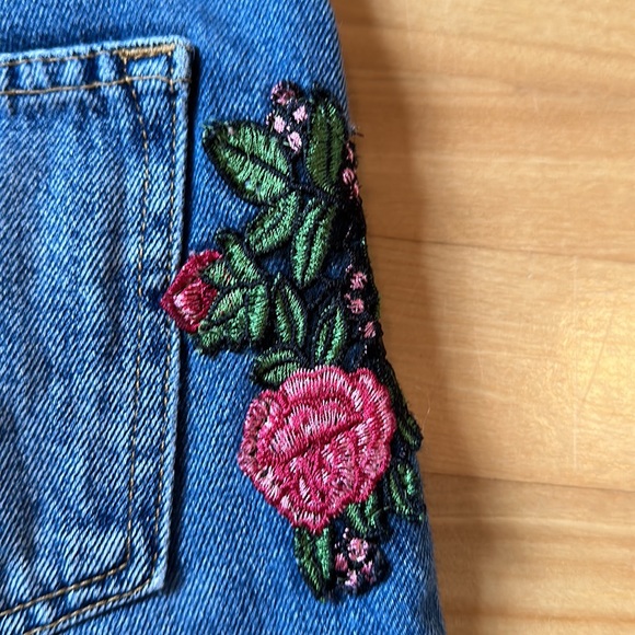 Zara denim shorts w/sequined rose applique, women’s size 2 - Picture 7 of 11
